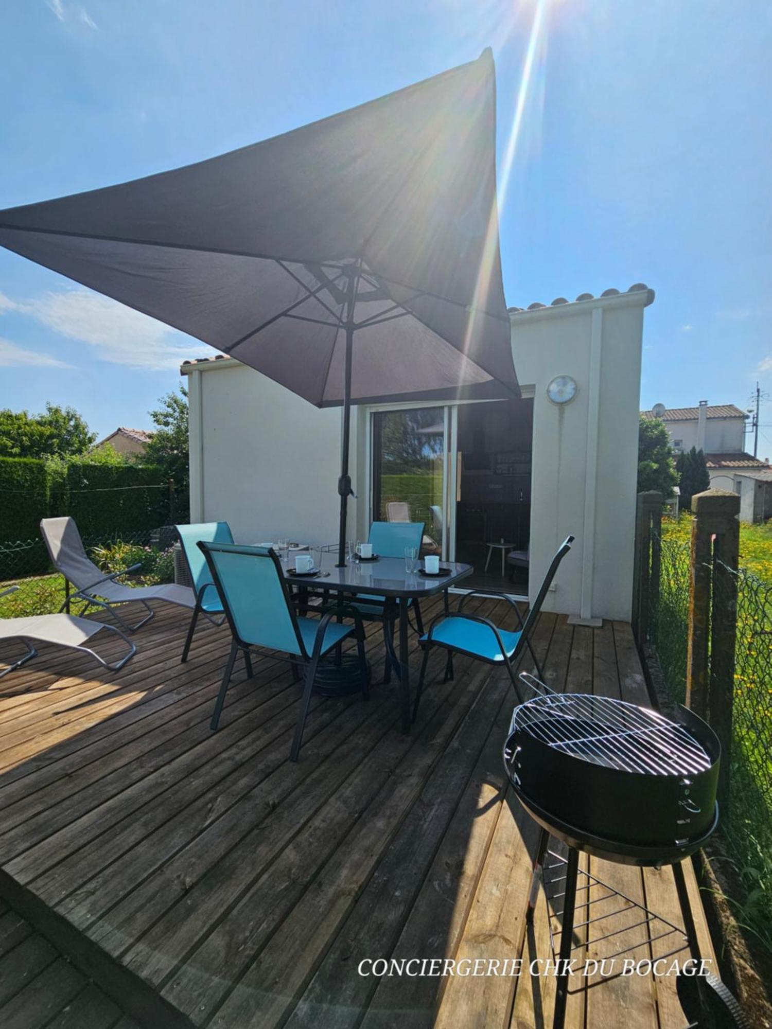 Le Petit Ecureuil Charmant Gite Jardin Terrasse Les Herbiers Exterior foto